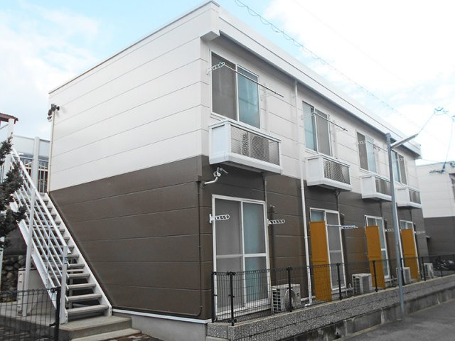 レオパレス西岡本２番館の外観|外観は落ち着いています