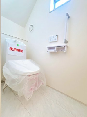 【トイレ】 | 前橋市青柳町　新築住宅 | 清潔感にあふれた空間と機能的な洗浄装置。毎日何度も使う場所だから快適に。便利に。