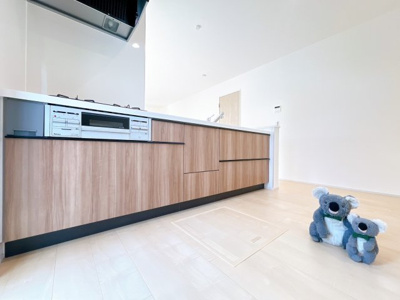 【キッチン】 | 前橋市青柳町　新築住宅 | 家族でクッキング。皆で楽しく作るお料理は愛情たっぷりのごちそうに。キッチンで過ごす家族時間はプライスレス。