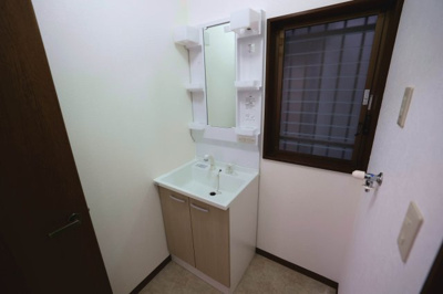 【洗面所】 | 毛呂山町中央 売アパート | １階洗面所