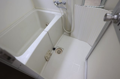 【浴室】 | 毛呂山町中央 売アパート | 2階バス