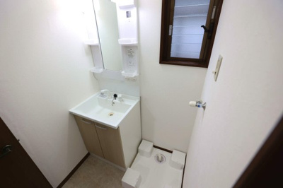【独立洗面台】 | 毛呂山町中央 売アパート | 2階洗面所