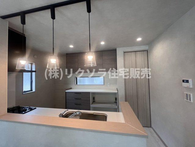 大峰元町２丁目　未入居一戸建てのキッチン|LDK20.75帖
■物件内覧・資金計画相談・住宅ローン相談、リフォーム相談、お問合せ受付中■
※当日・翌日のご内覧、ご相談はお電話でのお問合せがスムーズです！