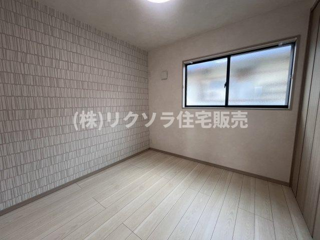 大峰元町２丁目　未入居一戸建ての寝室|洋室4.5帖
■物件内覧・資金計画相談・住宅ローン相談、リフォーム相談、お問合せ受付中■
※当日・翌日のご内覧、ご相談はお電話でのお問合せがスムーズです！
