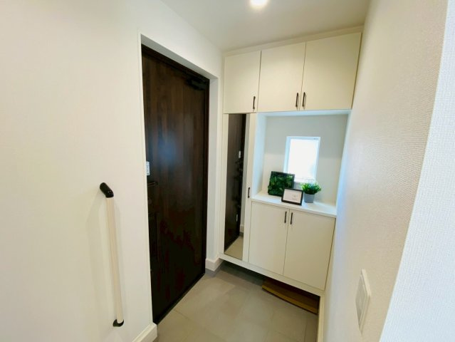 八街市八街ほ 第2期　新築戸建の玄関