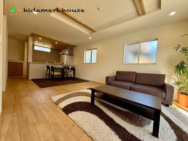 上尾市二ツ宮2期　新築戸建　ブルーミング05の前面道路含む現地写真