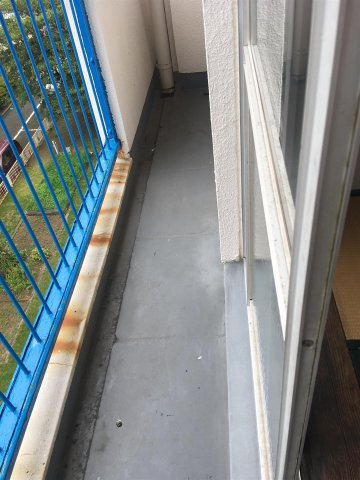 京口団地1号館のバルコニー