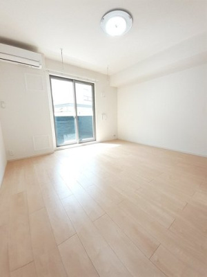 【内装】 | ララ・クメール | 明るい色調の室内です