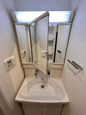 【独立洗面台】 | アザレア梅田 | アザレア梅田　独立洗面化粧台