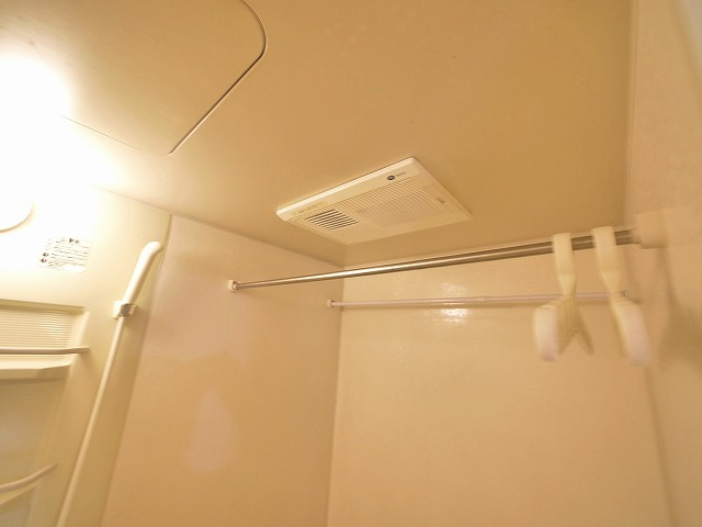 フィオーレ三条の浴室|落ち着いた空間のお風呂です