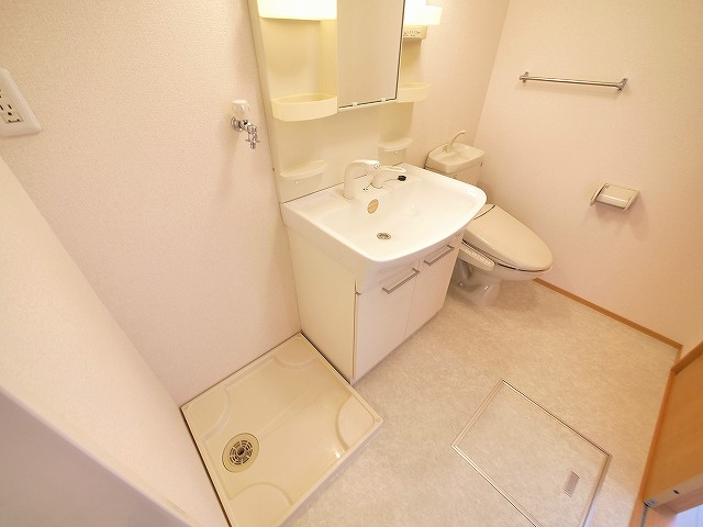 フィオーレ三条の洗面所|使いやすい洗面所です