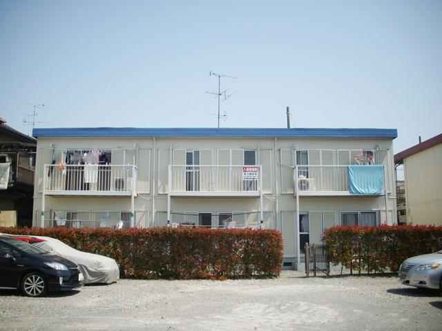 サンハイツ春江町のエントランス