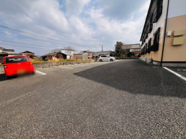 ビューラー下妻の駐車場