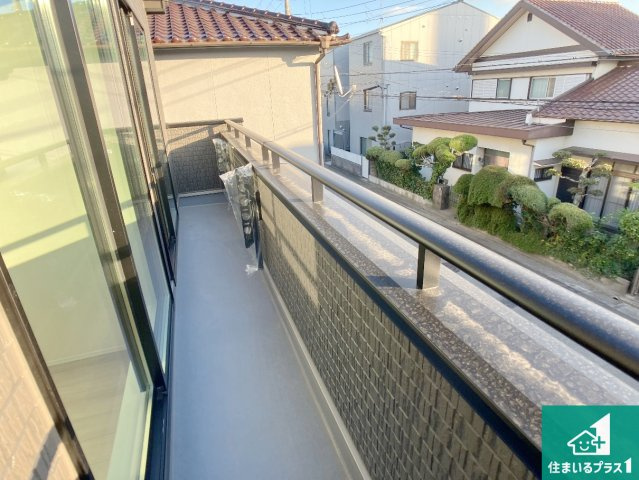 明石市西明石町　新築一戸建てのバルコニー|ワイドバルコニーは洗濯物を干すスペースが広いのでご家族が多くても安心！