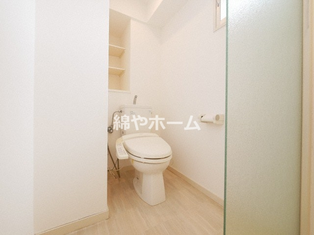 ベルシモンズ桜川のトイレ|落ち着いた色調のトイレです