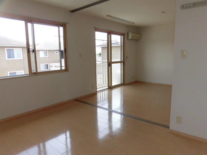 フルール・ド・シャモニ Ｃ棟の洋室|Ｃ207 洋室・ＬＤＫ