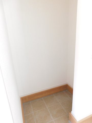 名古屋市中村区猪之越町２丁目の新築一戸建の収納|◇シューズインクローク◇　　アウトドア用品やベビーカーの収納に便利です！