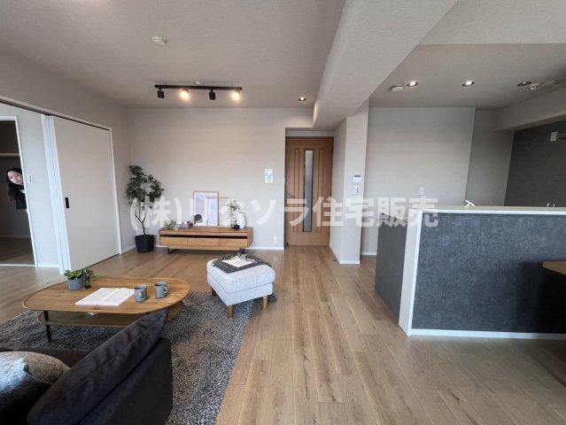 ステイツ枚方・長尾ヒルズのダイニング|LDK19.8帖
■物件内覧・資金計画相談・住宅ローン相談、リフォーム相談、お問合せ受付中■
※当日・翌日のご内覧、ご相談はお電話でのお問合せがスムーズです！