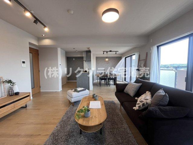 ステイツ枚方・長尾ヒルズのキッチン|LDK19.8帖
■物件内覧・資金計画相談・住宅ローン相談、リフォーム相談、お問合せ受付中■
※当日・翌日のご内覧、ご相談はお電話でのお問合せがスムーズです！