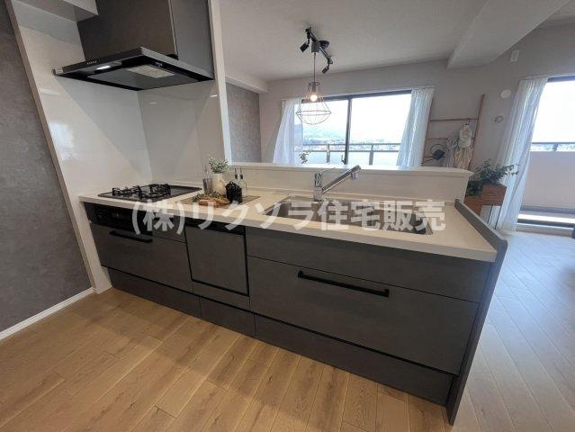 ステイツ枚方・長尾ヒルズのキッチン|LDK19.8帖
■物件内覧・資金計画相談・住宅ローン相談、リフォーム相談、お問合せ受付中■
※当日・翌日のご内覧、ご相談はお電話でのお問合せがスムーズです！