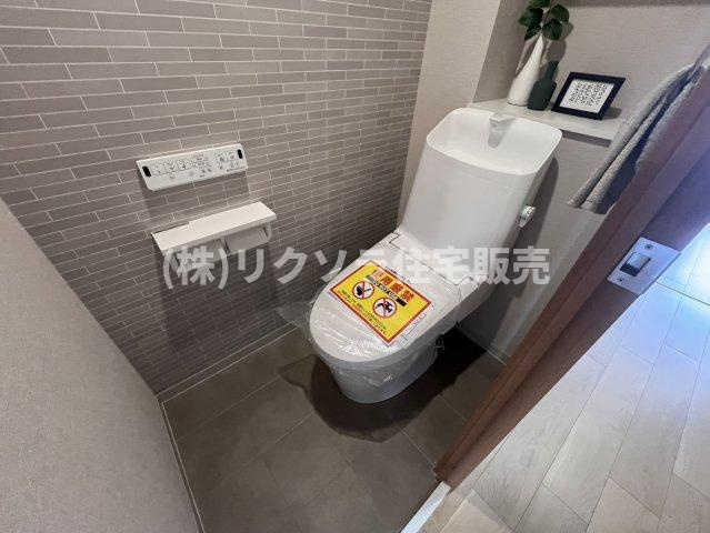 ステイツ枚方・長尾ヒルズのトイレ|温水洗浄便座付き
■物件内覧・資金計画相談・住宅ローン相談、リフォーム相談、お問合せ受付中■
※当日・翌日のご内覧、ご相談はお電話でのお問合せがスムーズです！