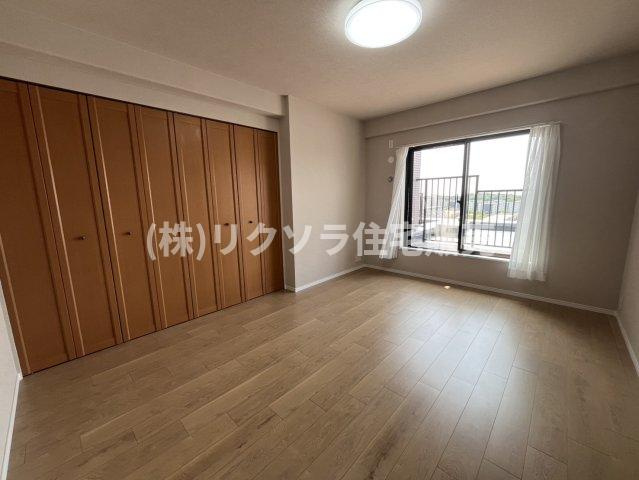 ステイツ枚方・長尾ヒルズの子供部屋|洋室8.0帖
■物件内覧・資金計画相談・住宅ローン相談、リフォーム相談、お問合せ受付中■
※当日・翌日のご内覧、ご相談はお電話でのお問合せがスムーズです！