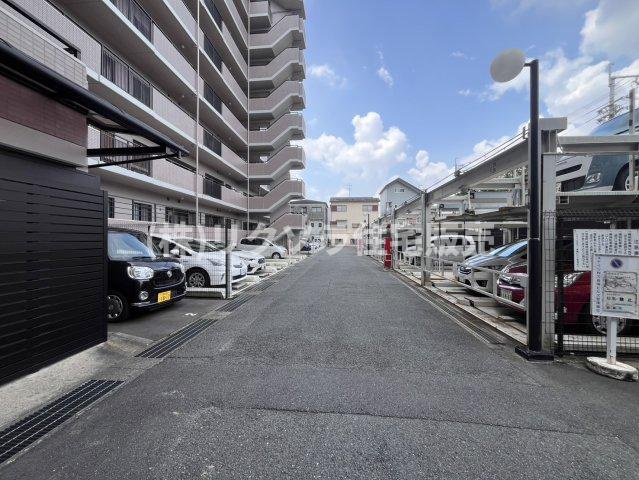 ステイツ枚方・長尾ヒルズの駐車場|■物件内覧・資金計画相談・住宅ローン相談、リフォーム相談、お問合せ受付中■
※当日・翌日のご内覧、ご相談はお電話でのお問合せがスムーズです！