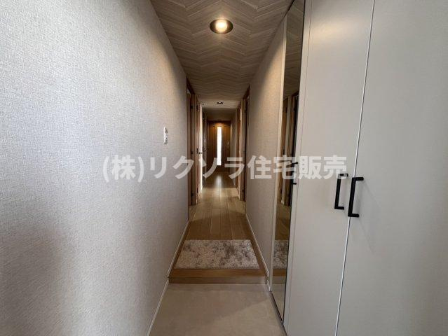 ステイツ枚方・長尾ヒルズの内装|玄関内部
■物件内覧・資金計画相談・住宅ローン相談、リフォーム相談、お問合せ受付中■
※当日・翌日のご内覧、ご相談はお電話でのお問合せがスムーズです！