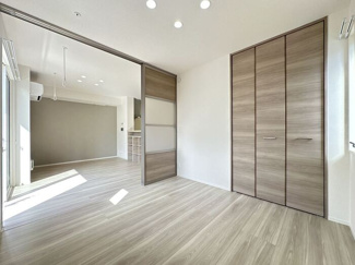 【洋室】 | Sunny Side