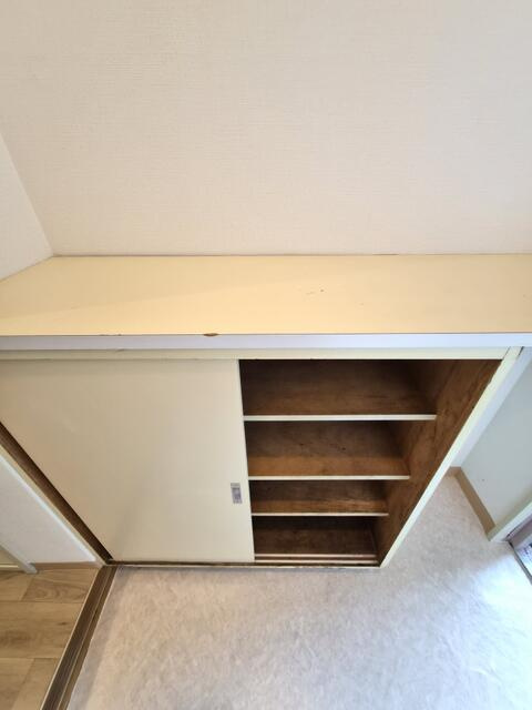 アワノビルの玄関