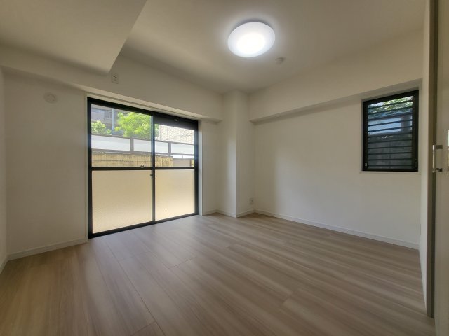 【洋室】 | ロマネスク大濠アネックス