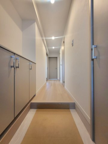 【玄関】 | ロマネスク大濠アネックス