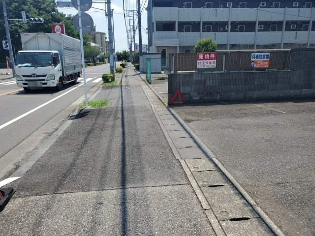 東城南1丁目駐車場の周辺|前面道路