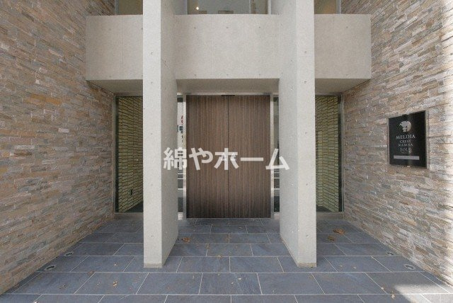 MELDIA CREST NAMBA SOL TERRACEのエントランス|毎日通るエントランスはこのようになっています