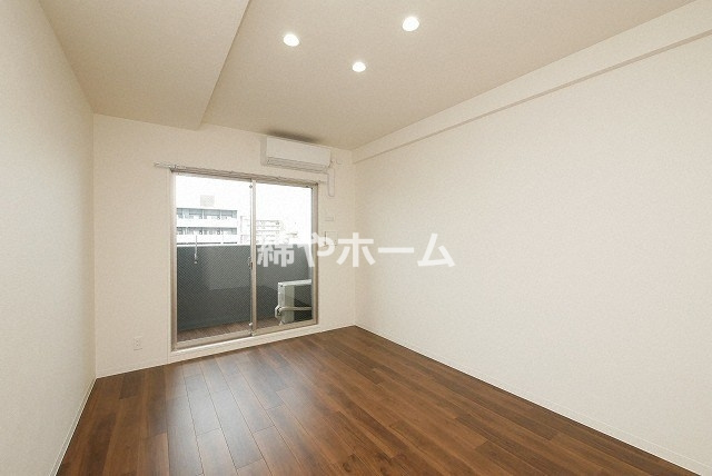 MELDIA CREST NAMBA SOL TERRACEの居間・リビング|リビングです