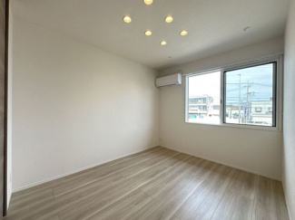 【洋室】 | Sunny Side