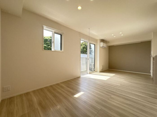 【洋室】 | Sunny Side