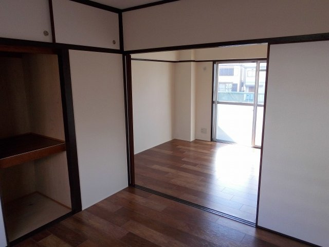 ナナミール西明石クラシコの洋室