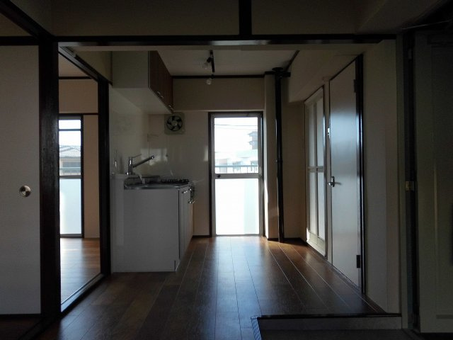 ナナミール西明石クラシコの居間・リビング