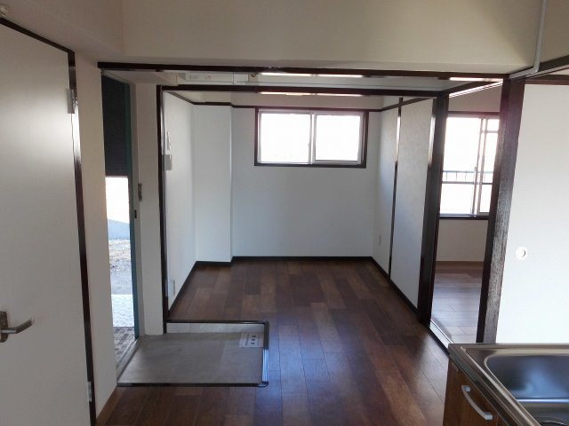 ナナミール西明石クラシコの居間・リビング