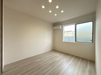 【洋室】 | Sunny Side