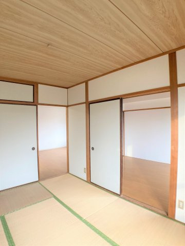 ハイツ瑠紫庵の和室