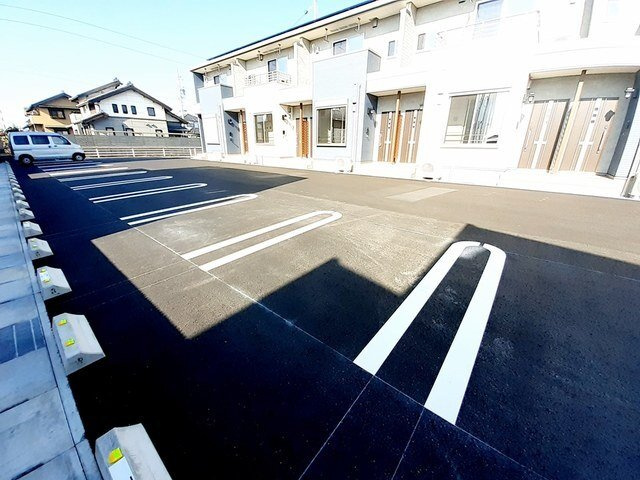 ヴィラ　グロリアの駐車場