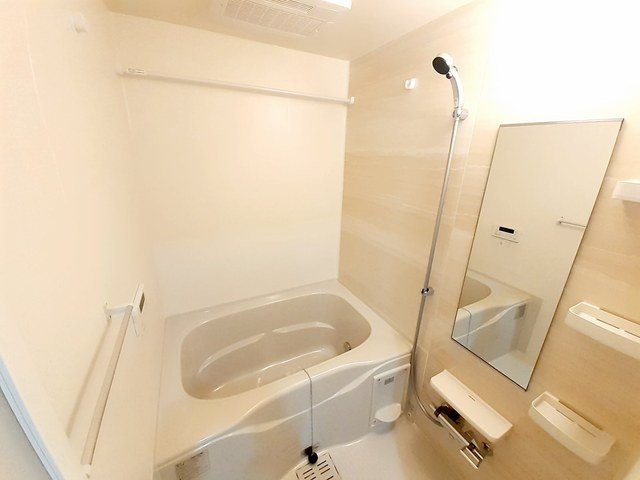 ヴィラ　グロリアの浴室