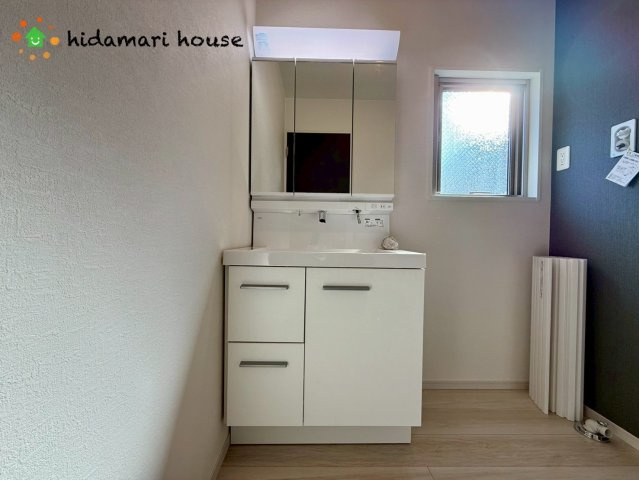 西区三橋1期　新築戸建　FIT01の独立洗面台