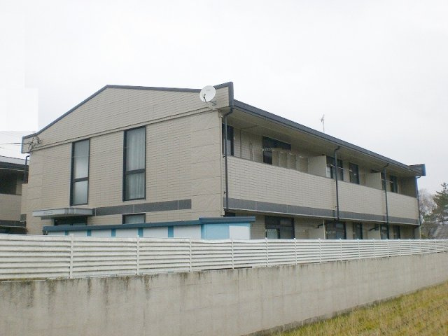 西宮市山口町名来２丁目のアパート