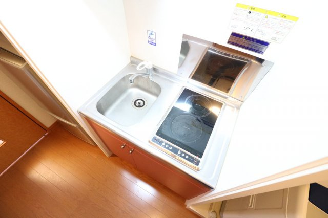 西宮市山口町上山口２丁目のアパートのキッチン