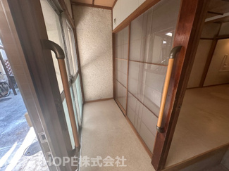 【洋室】 | 尼崎市南武庫之荘７丁目中古テラスハウス | 玄関横の洋室１帖部分です♪
