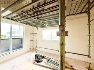 子供部屋…創造性や成長を促す遊びの空間を提供。学習や趣味に集中できる環境を整えます。個別のプライベートスペースは自己表現と自立心を育み、心地よい睡眠環境を整えリラックスできる場所を提供。