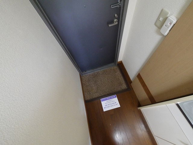 レオパレスルピナスの玄関